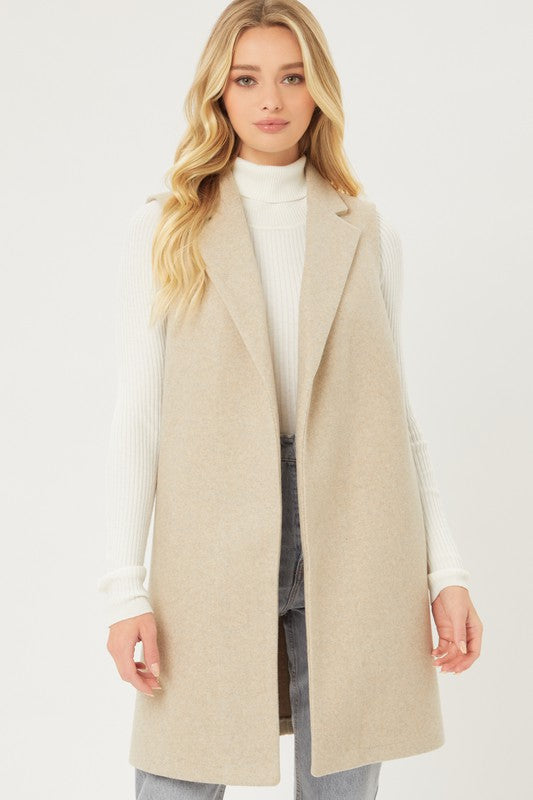 Chic Layers: Explore LE3NO's Trendsetting Jackets and Vests